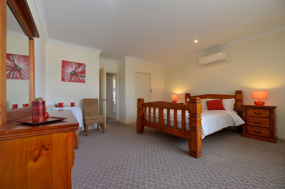 Palm Beach Guest House Rockingham Exterior photo