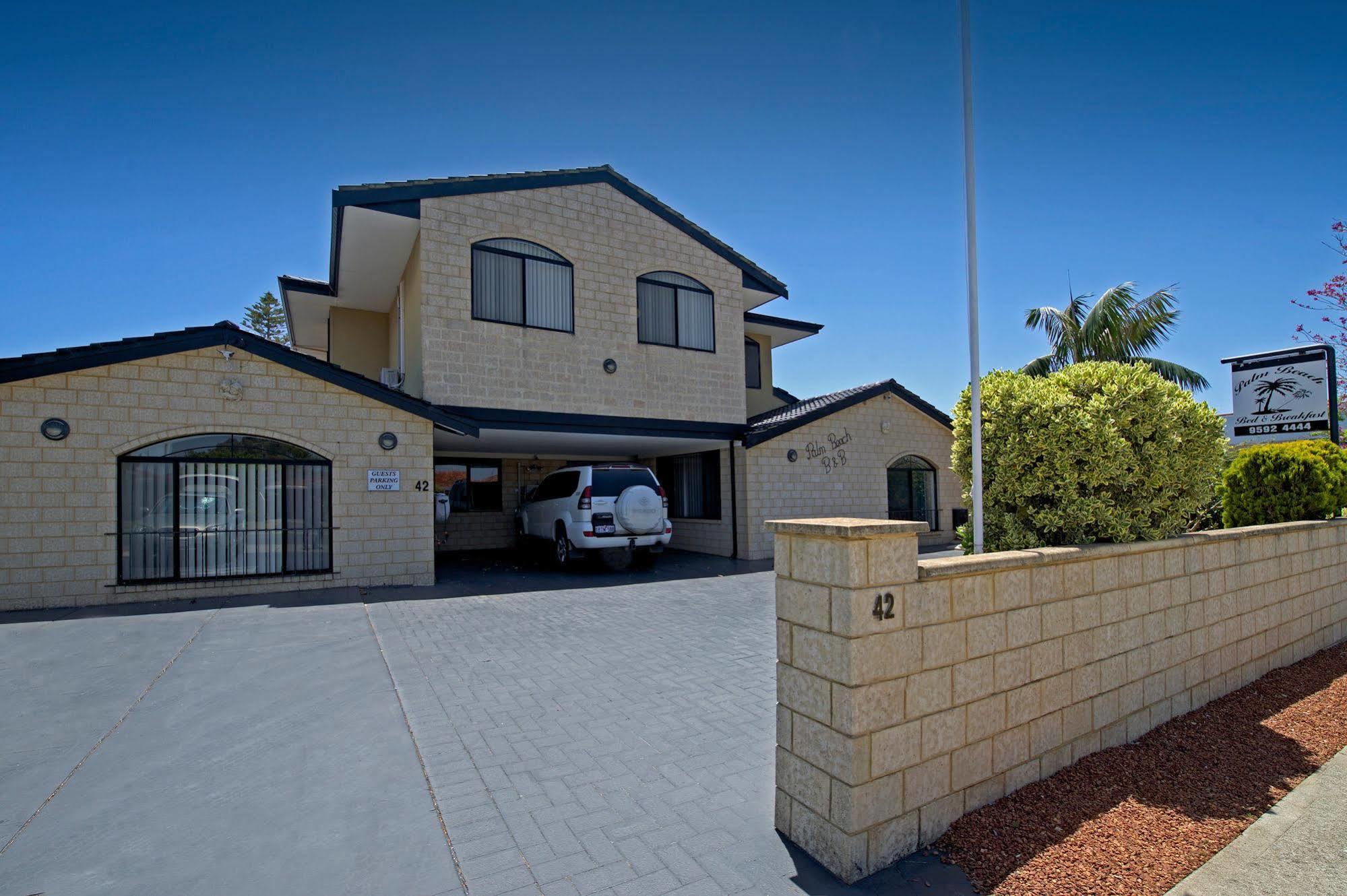 Palm Beach Guest House Rockingham Exterior photo